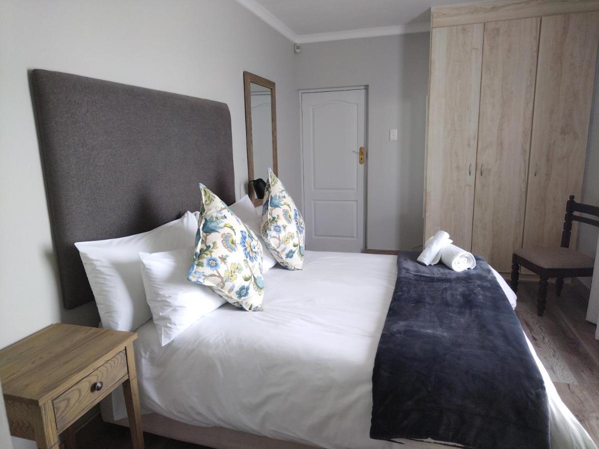 Blue Owl Guest House Mossel Bay Exterior foto