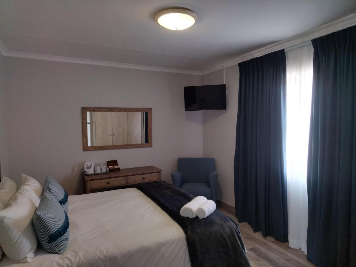 Blue Owl Guest House Mossel Bay Exterior foto