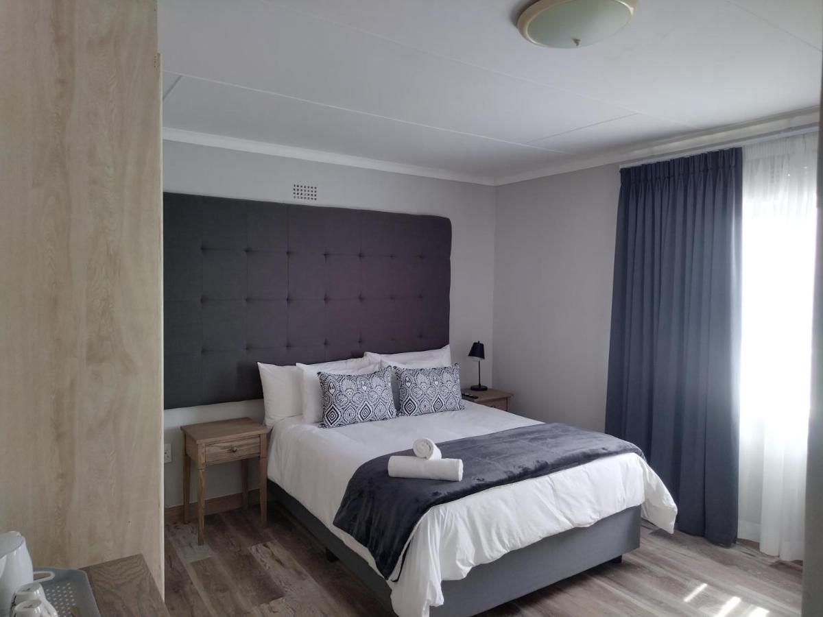 Blue Owl Guest House Mossel Bay Exterior foto