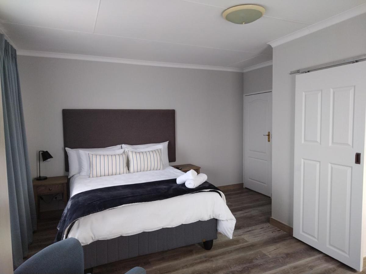 Blue Owl Guest House Mossel Bay Exterior foto