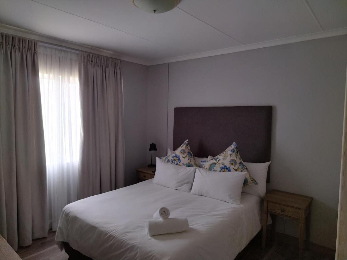Blue Owl Guest House Mossel Bay Exterior foto